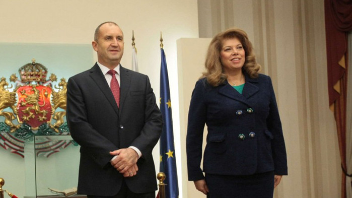 Нинова бие шута на Радев от Дондуков 2, вдига Йотова за президент есента?